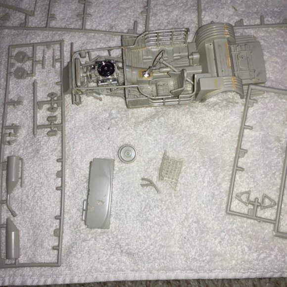 McDonald’s Thunderbird Car Kit - Picture 7 of 12